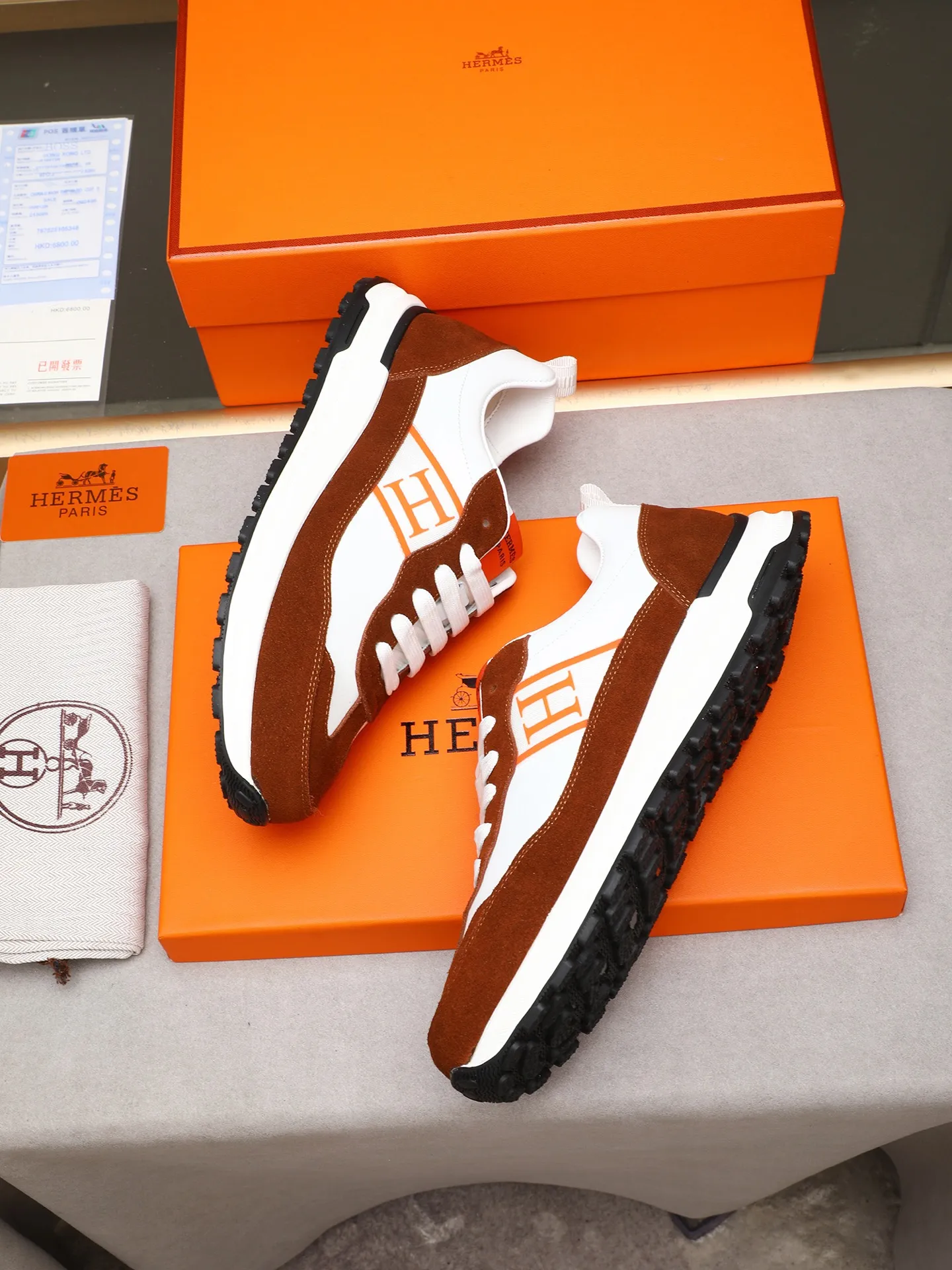 📛📛📛Men's shoes💰P420 (Hermes)🆕Men's color-blocked sneakers, with textured calfskin details. Spliced ​​with original cowhide, this shoe draws inspiration from the equestrian world, integrating technical details and practical functions. Breathable sheep lining, original combination outsole, high-end quality, and every detail is perfectly combined! Size: 38-44 (45 can be customized)